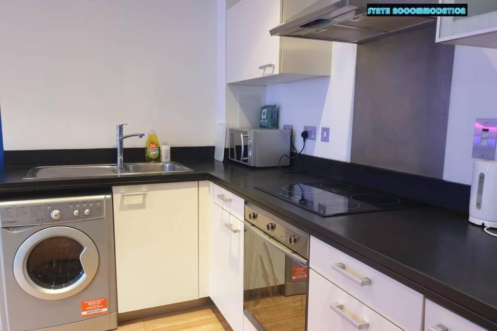 80S Retro 1Bed Studio Serviced Apartment Canary Wharf Perfect For Solo & Couple Travellers ลอนดอน ภายนอก รูปภาพ