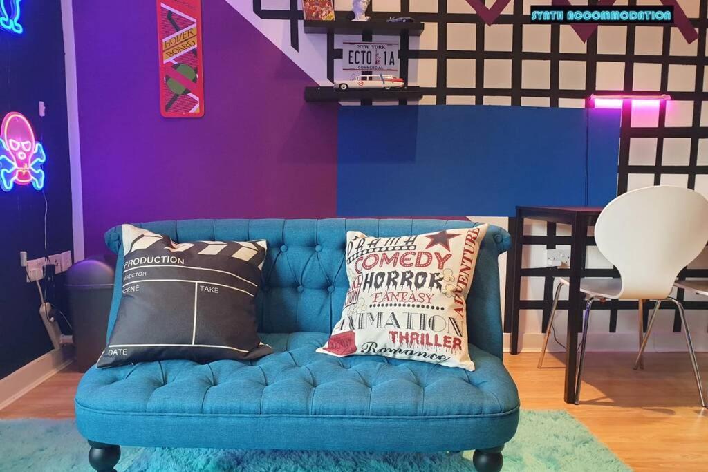 80S Retro 1Bed Studio Serviced Apartment Canary Wharf Perfect For Solo & Couple Travellers ลอนดอน ภายนอก รูปภาพ